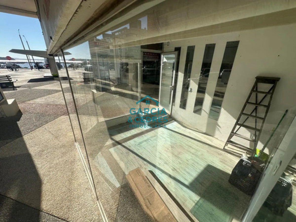 Local Comercial ID.877 - Local Comercial 11m² Alquilado - Punta Del Este - Rentabilidad 5.9% Anual En Dólares