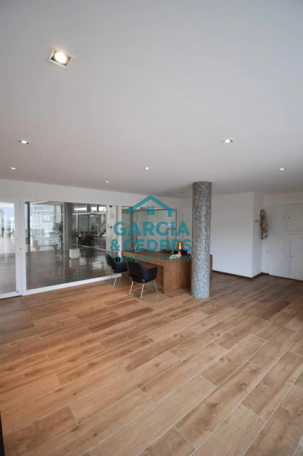 Local Comercial ID.471 - Local de 2 ambientes en Peninsula, Punta del Este