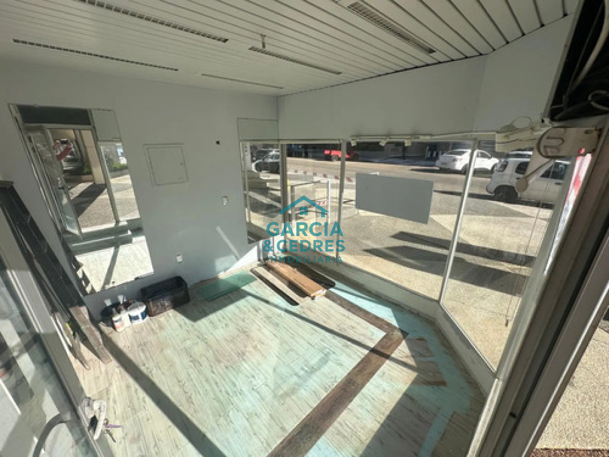 Local Comercial ID.877 - Local Comercial 11m² Alquilado - Punta Del Este - Rentabilidad 5.9% Anual En Dólares