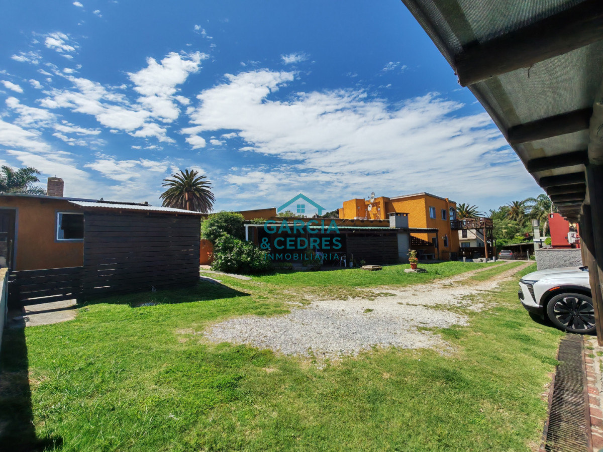 Local Comercial ID.27 - Vendo Complejo de 7 Aptos de 2 dorm + Restaurante en Balneario Las FLores 