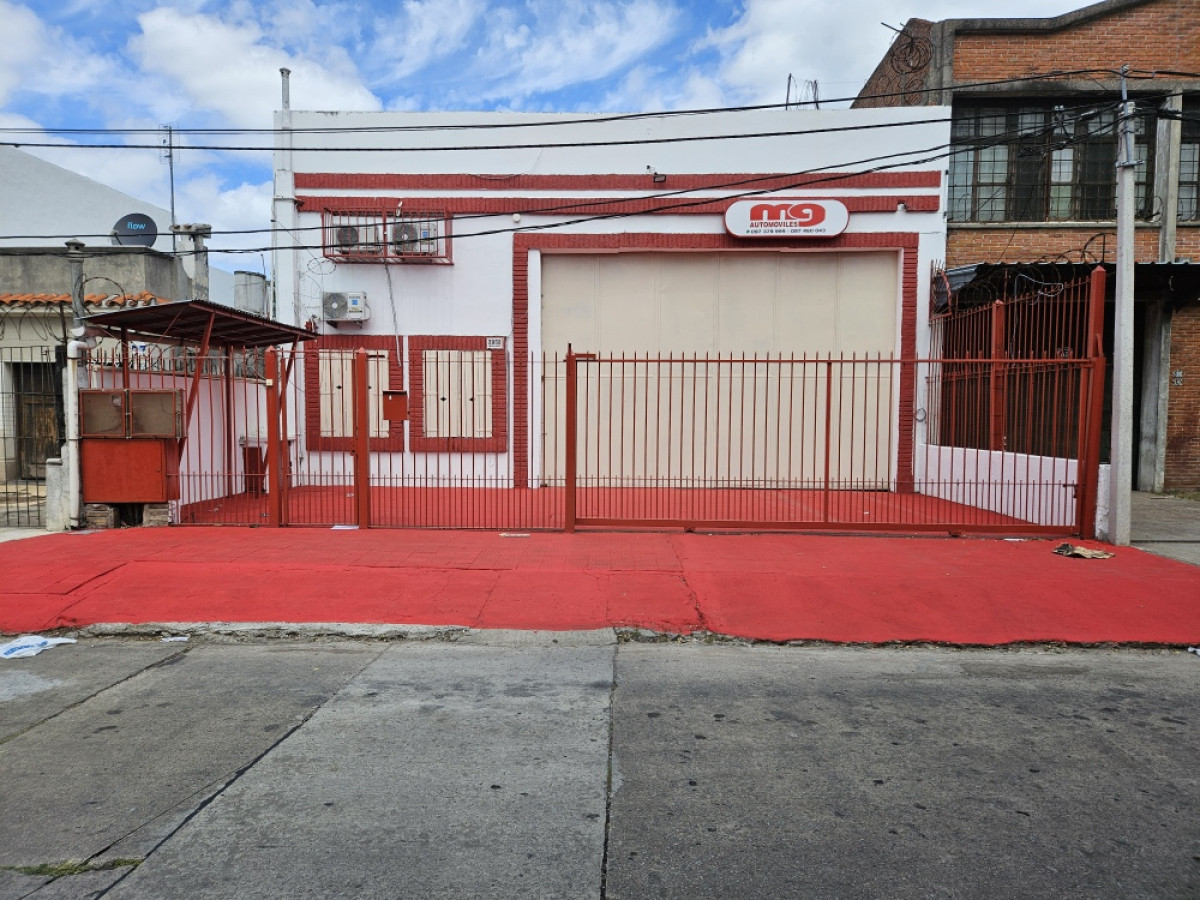 Local Comercial ID.372 - Se vende en Union Local Con Renta A Pasos  De 8 De Octubre