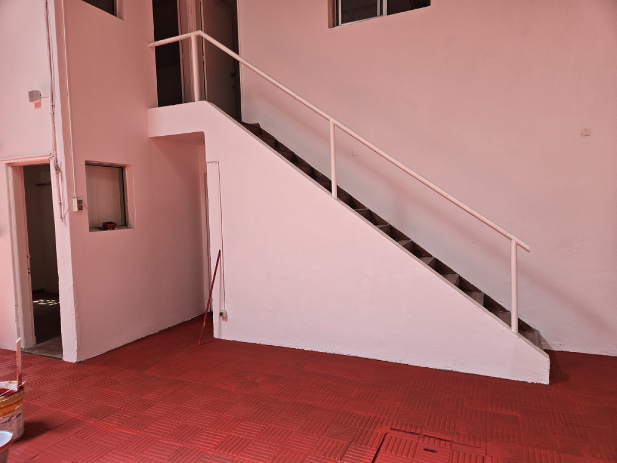 Local Comercial ID.372 - Se vende en Union Local Con Renta A Pasos  De 8 De Octubre