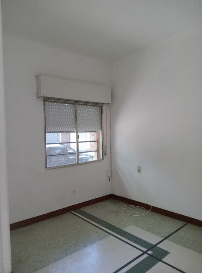 Local Comercial ID.78 - Local Comercial Y Apartamento Ubicado En Córdon Sur