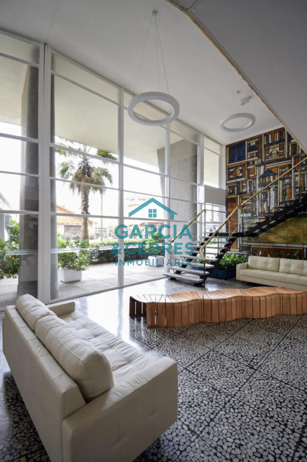 Local Comercial ID.471 - Local de 2 ambientes en Peninsula, Punta del Este
