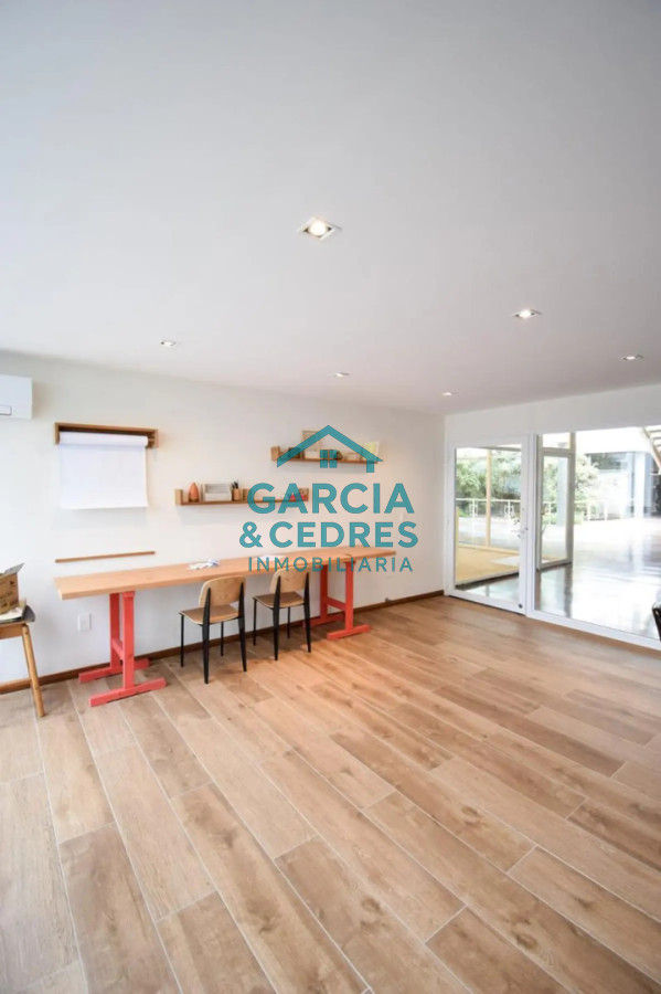 Local Comercial ID.471 - Local de 2 ambientes en Peninsula, Punta del Este