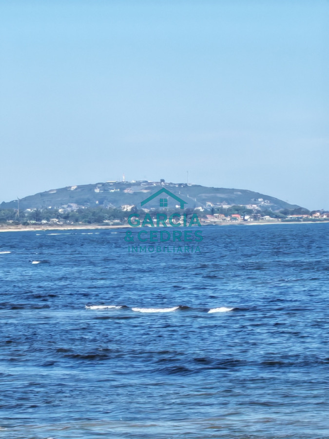 Local Comercial ID.27 - Vendo Complejo de 7 Aptos de 2 dorm + Restaurante en Balneario Las FLores 