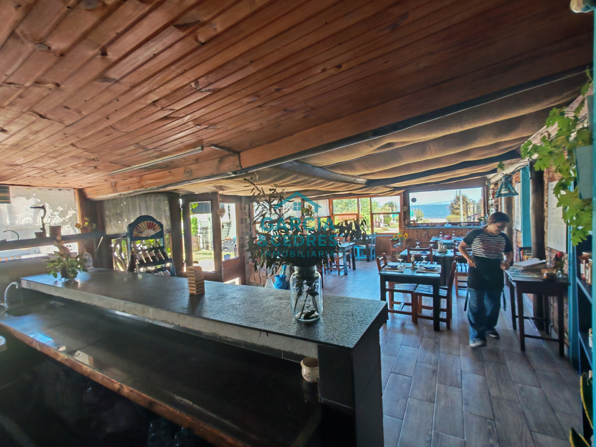 Local Comercial ID.27 - Vendo Complejo de 7 Aptos de 2 dorm + Restaurante en Balneario Las FLores 