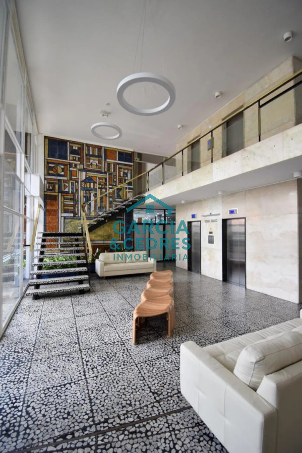 Local Comercial ID.471 - Local de 2 ambientes en Peninsula, Punta del Este