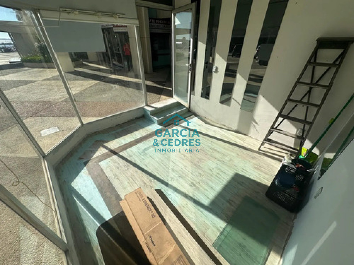 Local Comercial ID.877 - Local Comercial 11m² Alquilado - Punta Del Este - Rentabilidad 5.9% Anual En Dólares