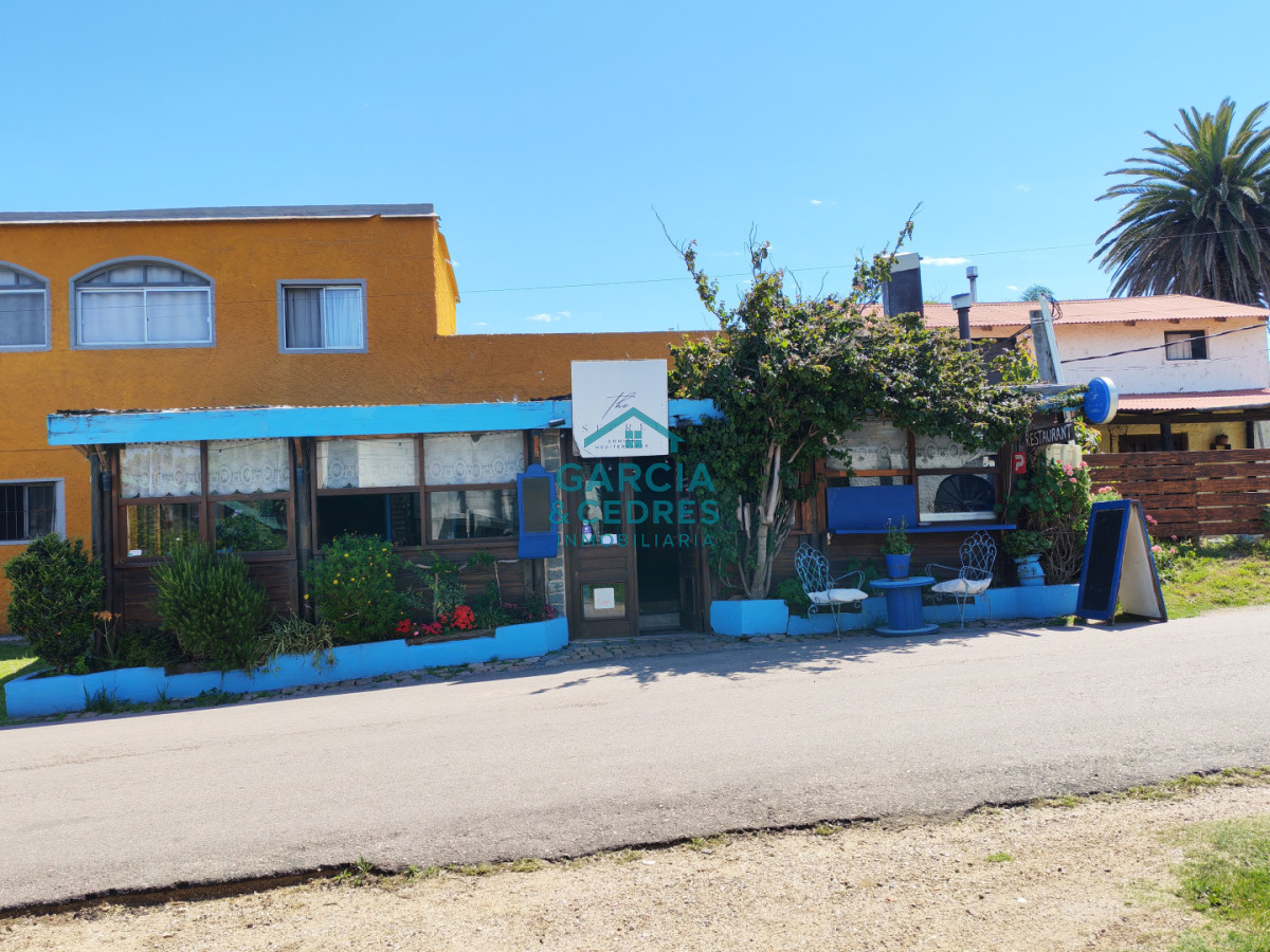 Local Comercial ID.27 - Vendo Complejo de 7 Aptos de 2 dorm + Restaurante en Balneario Las FLores 