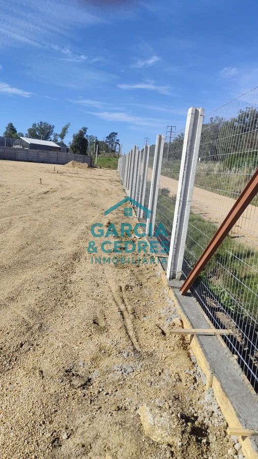 Terreno ID.8 - Terreno en Camino Lussich de 1800 M2. Ideal para Polo logistico . Galpones o empresa de camiones 