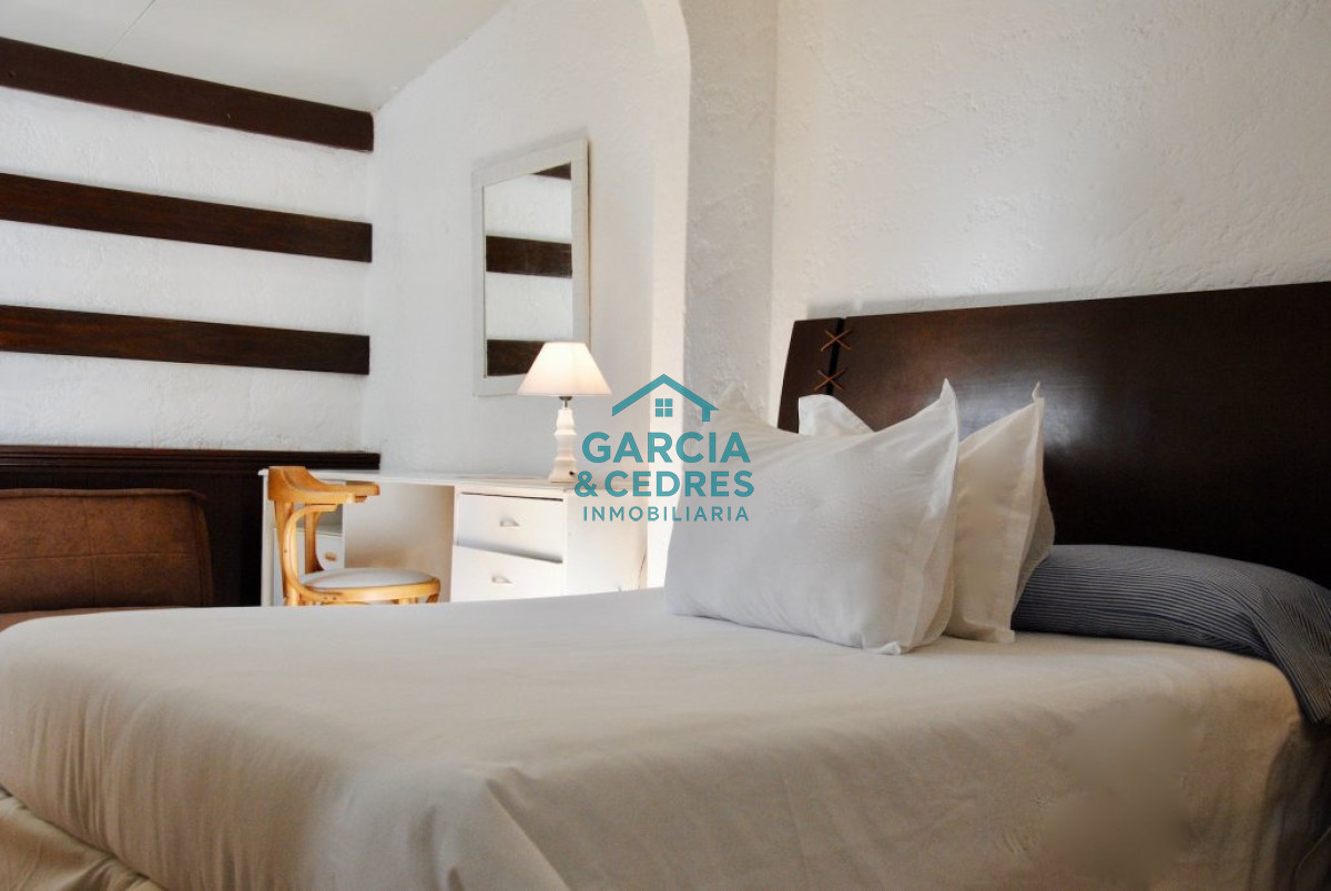 Hotel ID.31 - VENDO EXCEPCIONAL HOTEL DE 16 HABITACIONES ( DOBLE, TRIPLE Y CUADRUPLES ) EN PUNTA DEL ESTE , CON PROYECTO APROBADO  DE EXPANSION DE 8 APARTAMENTOS 