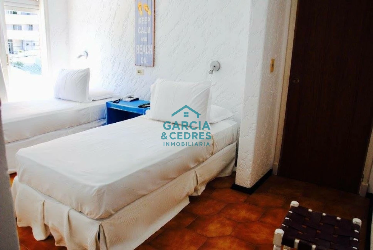 Hotel ID.31 - VENDO EXCEPCIONAL HOTEL DE 16 HABITACIONES ( DOBLE, TRIPLE Y CUADRUPLES ) EN PUNTA DEL ESTE , CON PROYECTO APROBADO  DE EXPANSION DE 8 APARTAMENTOS 