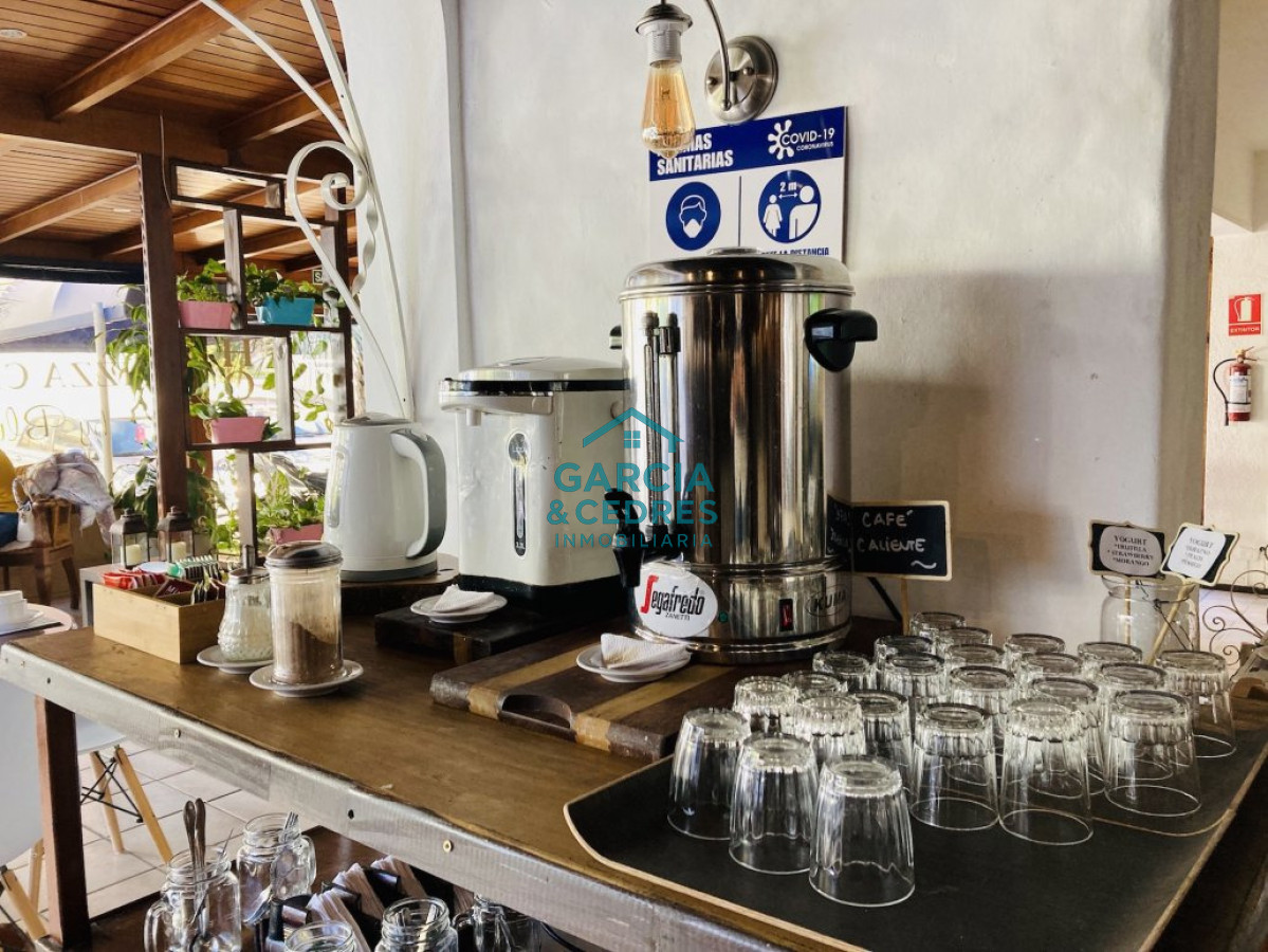 Hotel ID.31 - VENDO EXCEPCIONAL HOTEL DE 16 HABITACIONES ( DOBLE, TRIPLE Y CUADRUPLES ) EN PUNTA DEL ESTE , CON PROYECTO APROBADO  DE EXPANSION DE 8 APARTAMENTOS 