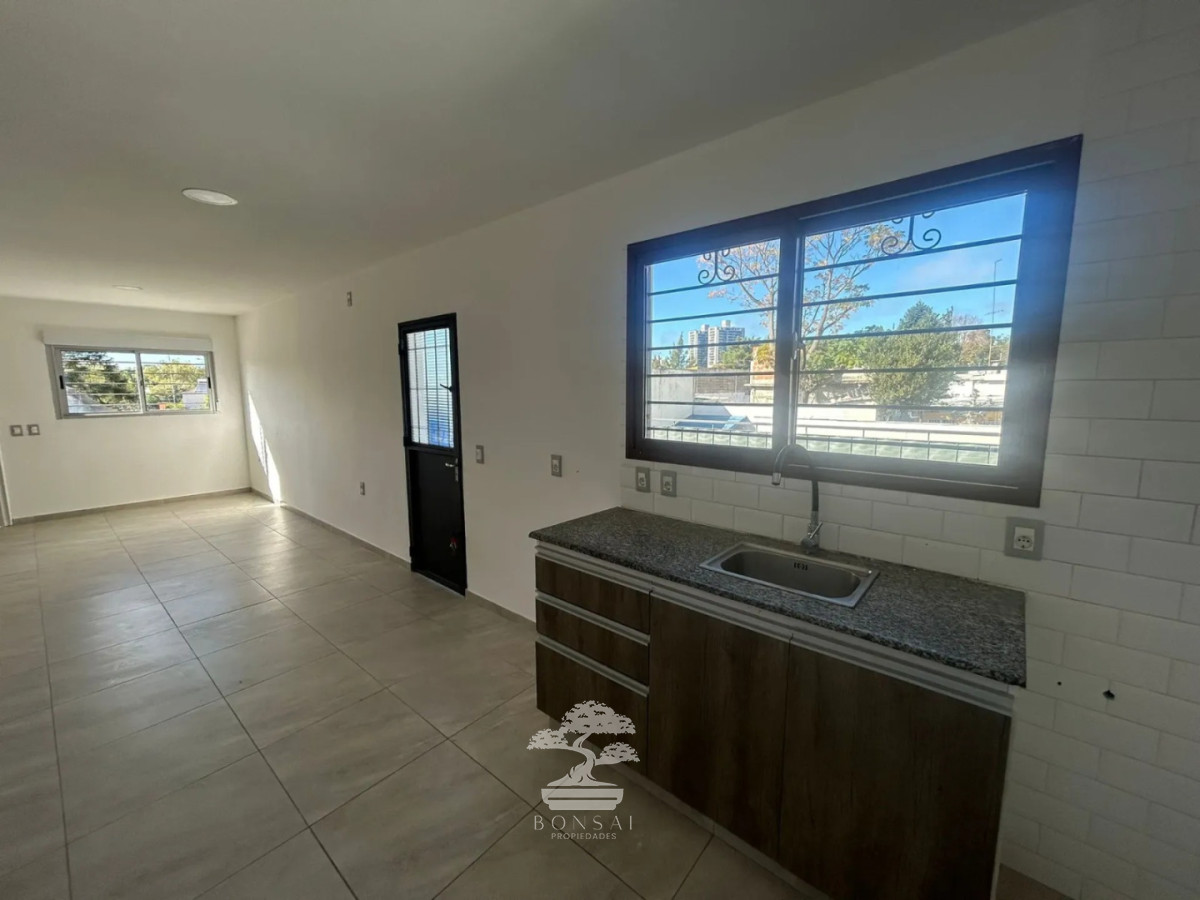 Apartamento ID.1060 - Alquiler Apartamento Casa 3 dormitorios Malvin Norte Montevideo N