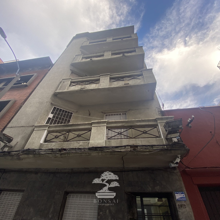 Apartamento ID.459 - Venta Apartamento Dos Dormitorios a Reciclar Cordón Montevideo F