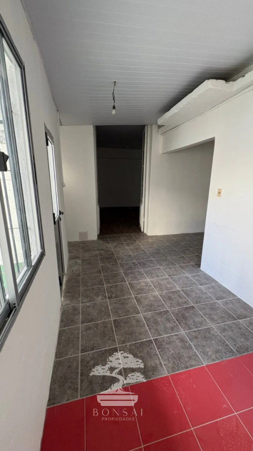 Apartamento ID.870 - Alquiler Apartamento Estilo Casa Cordón Montevideo N