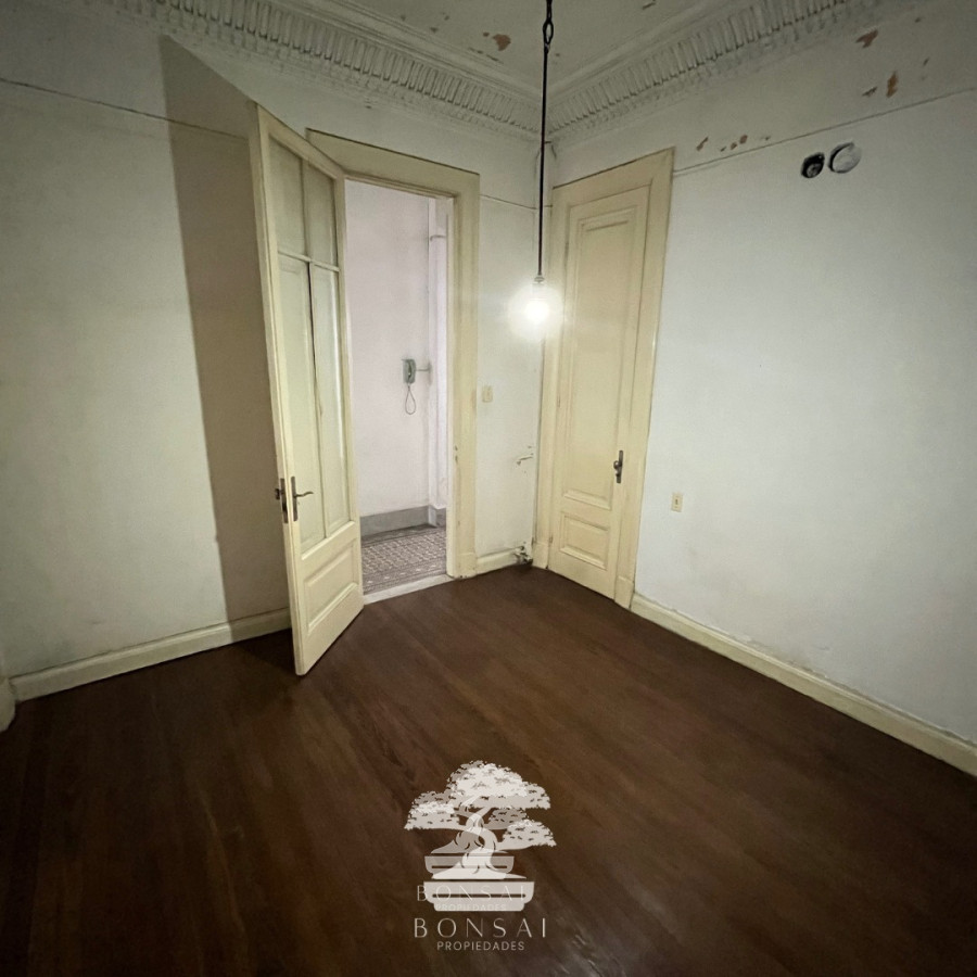 Apartamento ID.103 - Venta Apartamento 5 Dormitorios Centro Montevideo N