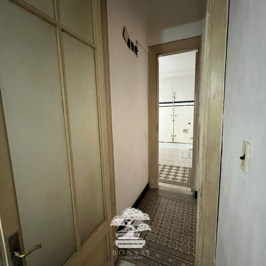 Apartamento ID.103 - Venta Apartamento 5 Dormitorios Centro Montevideo N