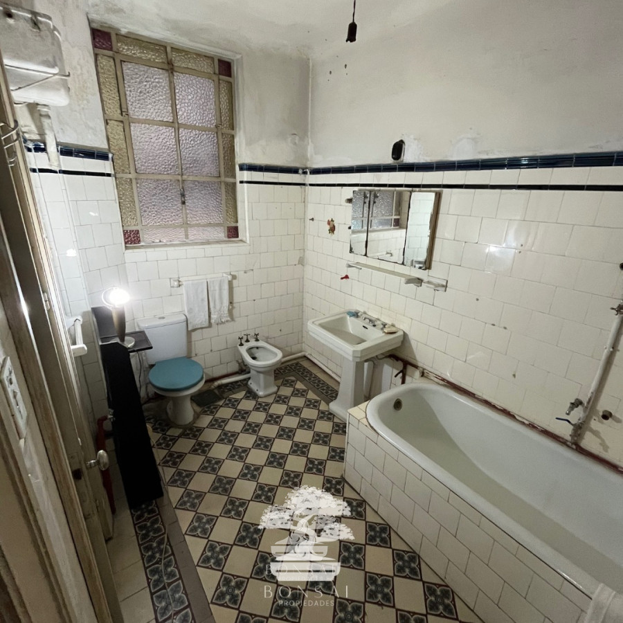 Apartamento ID.103 - Venta Apartamento 5 Dormitorios Centro Montevideo N