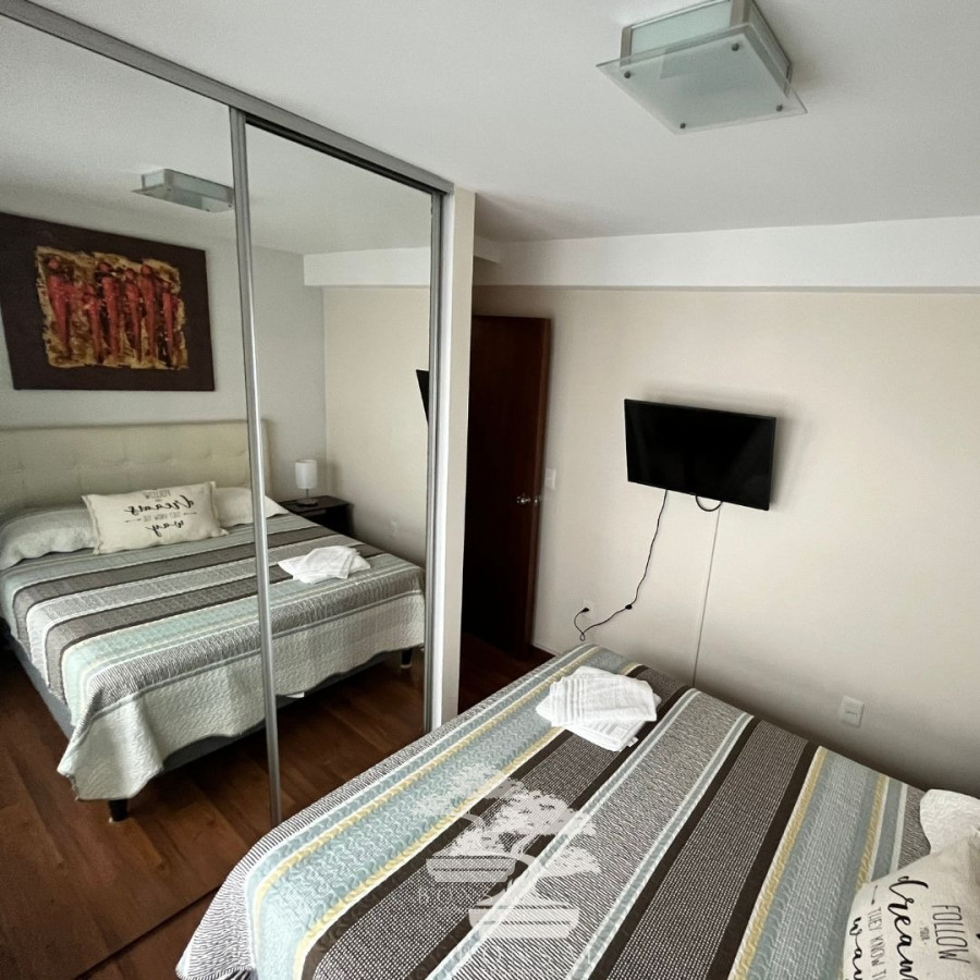 Apartamento ID.180 - Venta Apartamento 1 Dormitorio Con Garaje Pocitos Montevideo, Con Renta +7% V