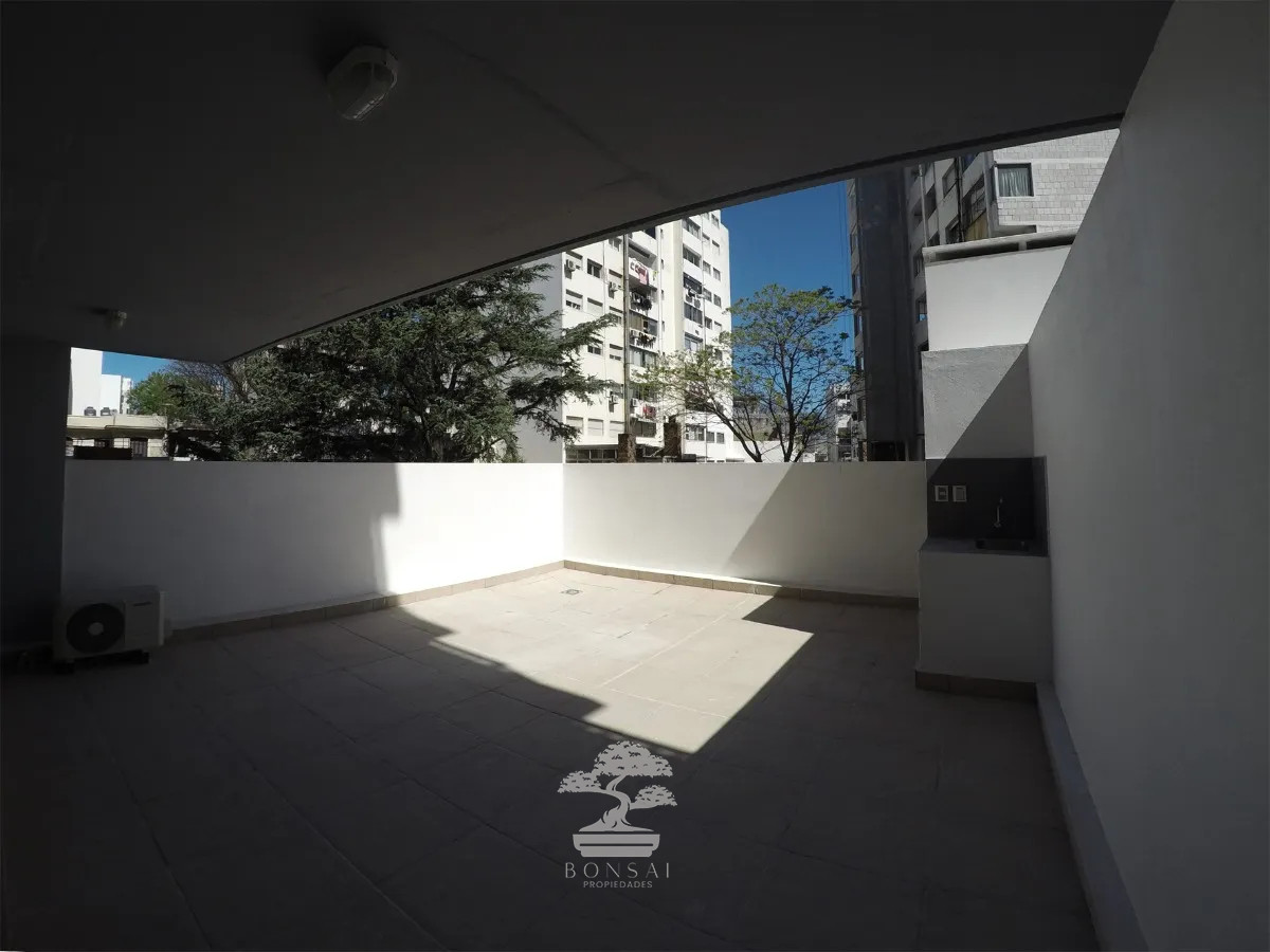 Apartamento ID.500 - Alquiler Apartamento 1 Dormitorio Pocitos Montevideo M(Con Patio y Parrillero)