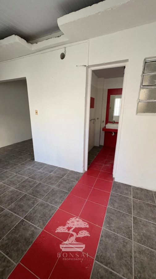 Apartamento ID.870 - Alquiler Apartamento Estilo Casa Cordón Montevideo N