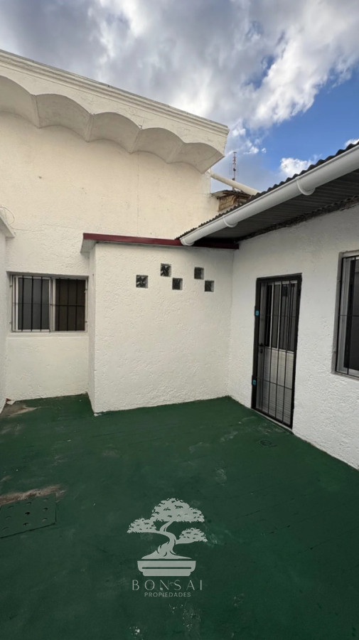 Apartamento ID.870 - Alquiler Apartamento Estilo Casa Cordón Montevideo N