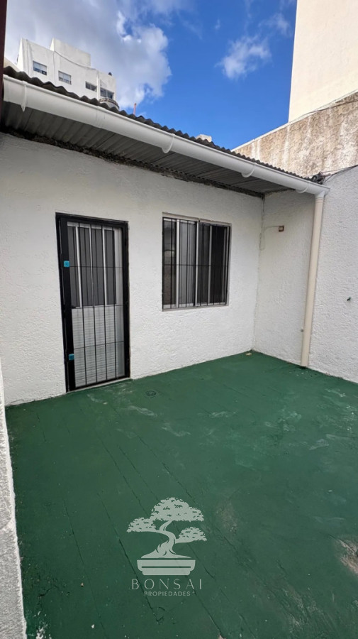 Apartamento ID.870 - Alquiler Apartamento Estilo Casa Cordón Montevideo N