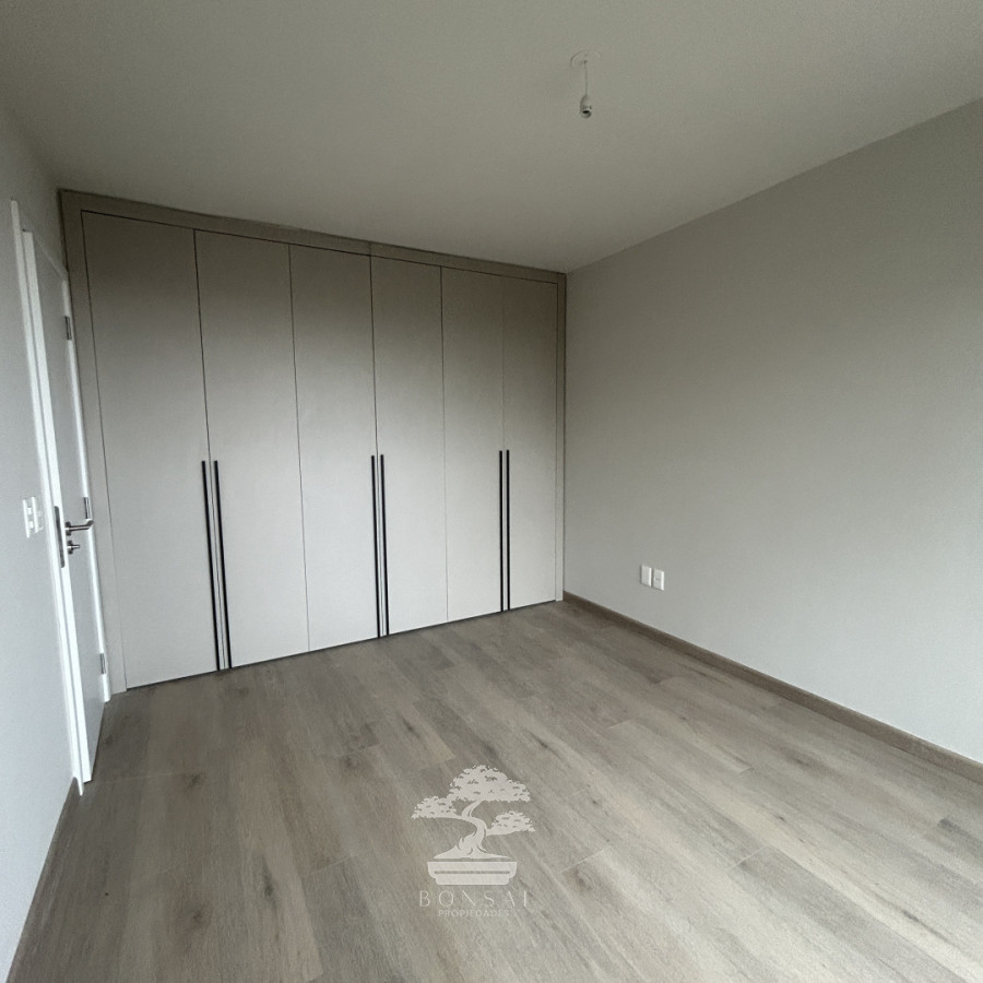 Apartamento ID.1082 - Venta Apartamento 2 Dormitorios Carrasco  Montevideo LR