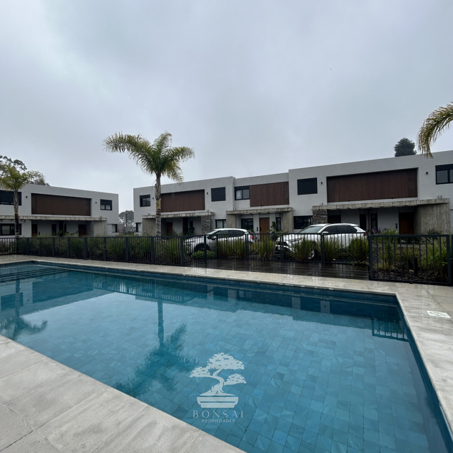 Apartamento ID.1082 - Venta Apartamento 2 Dormitorios Carrasco  Montevideo LR