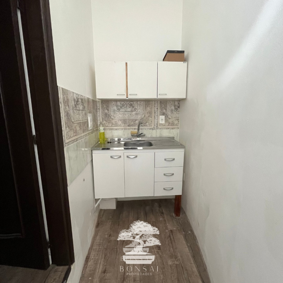 Apartamento ID.58 - Alquiler Local Comercial Ciudad Vieja Montevideo M 
