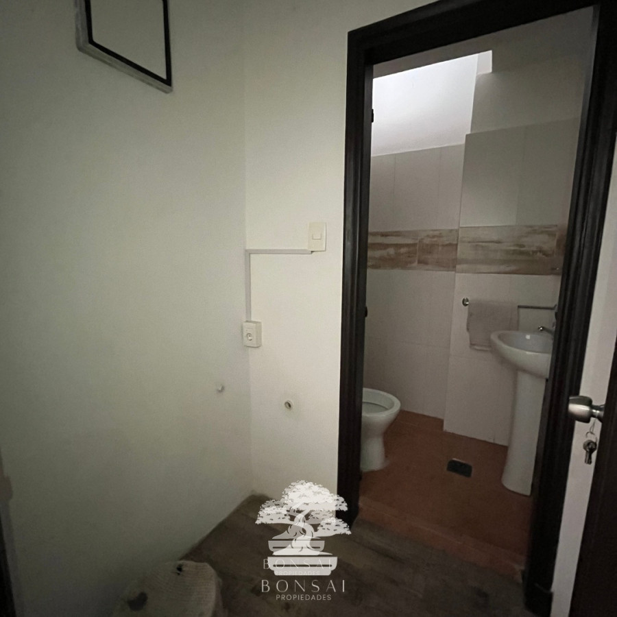 Apartamento ID.58 - Alquiler Local Comercial Ciudad Vieja Montevideo M 