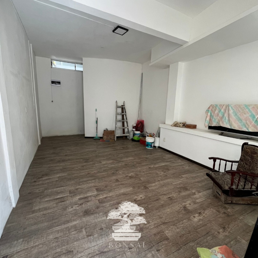 Apartamento ID.58 - Alquiler Local Comercial Ciudad Vieja Montevideo M 