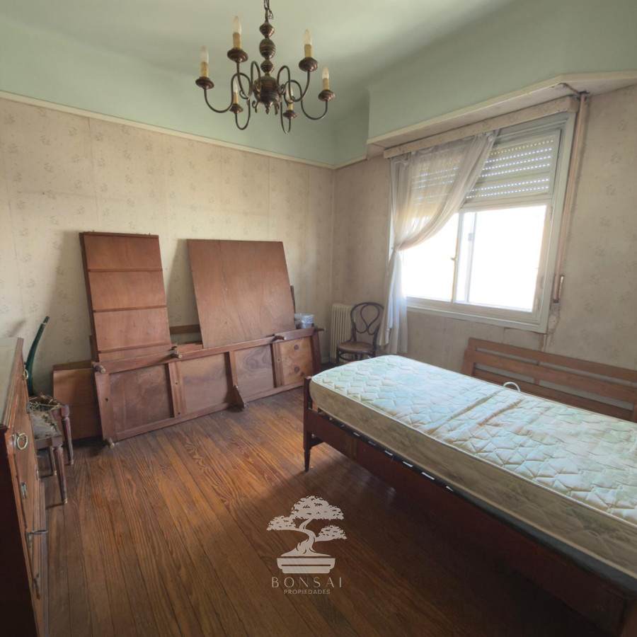 Apartamento ID.1124 - Venta Apartamento 2 dormitorios + servicio Ciudad Vieja Montevideo a reciclar C