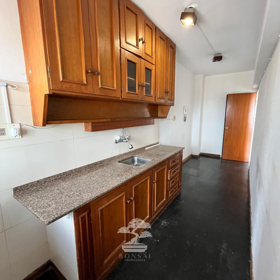 Apartamento ID.325 - Venta Apartamento 3 Dormitorios 2 Baños Con Renta 5% Malvín Montevideo V 