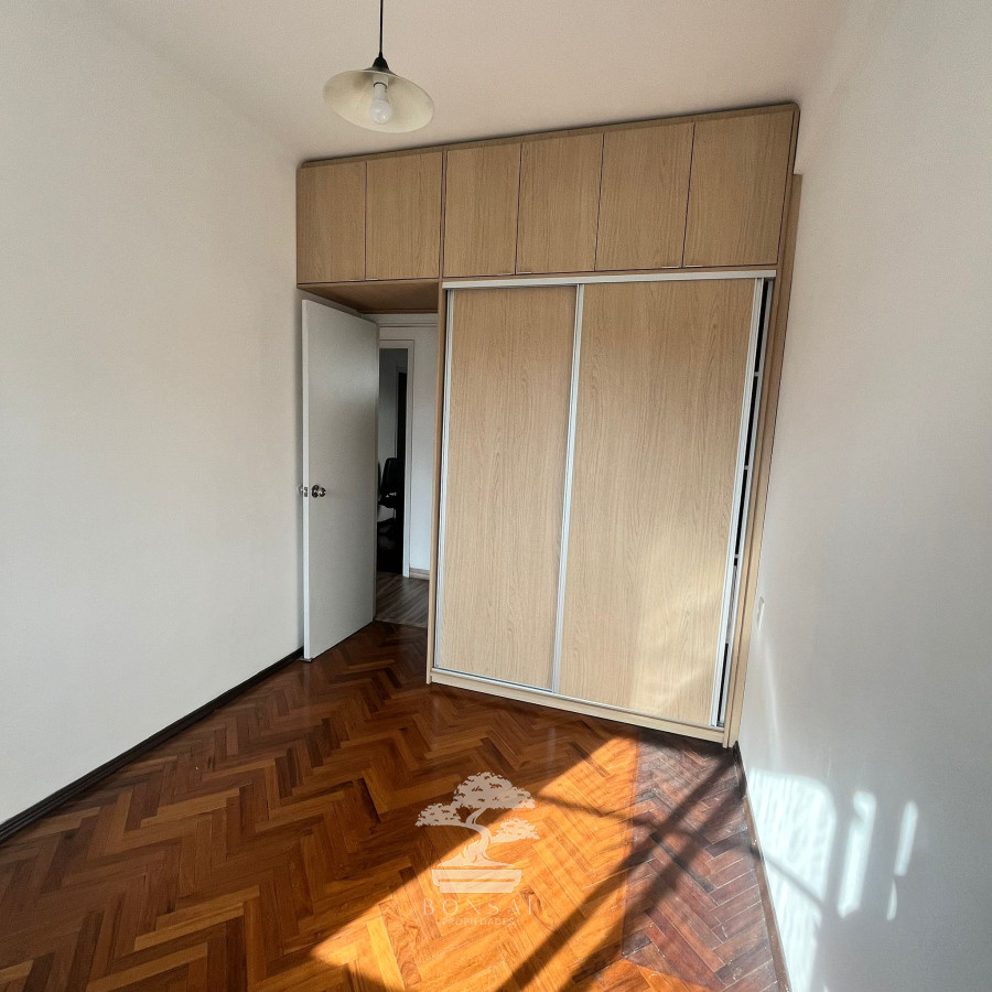 Apartamento ID.647 - Venta Apartamento 2 dormitorios y servicio con Garaje Reducto Montevideo V