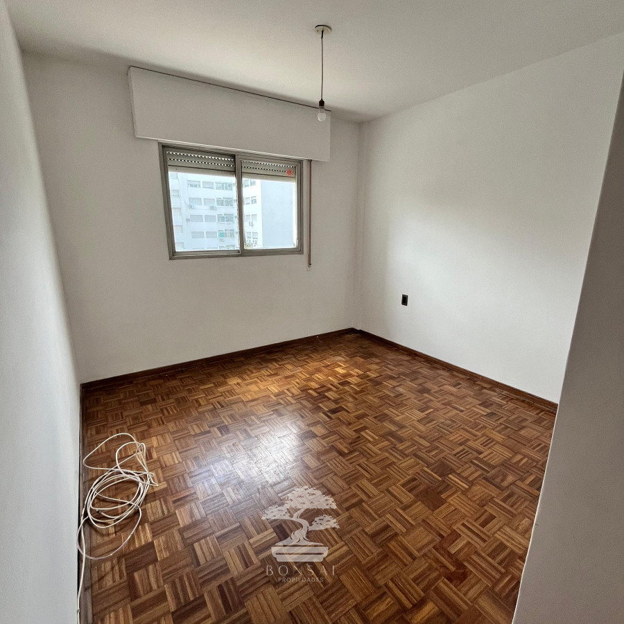 Apartamento ID.325 - Venta Apartamento 3 Dormitorios 2 Baños Con Renta 5% Malvín Montevideo V 