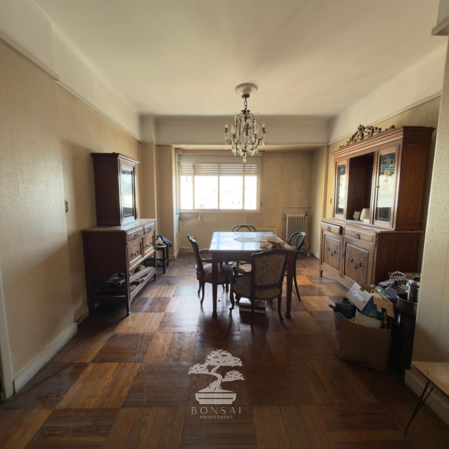 Apartamento ID.1124 - Venta Apartamento 2 dormitorios + servicio Ciudad Vieja Montevideo a reciclar C