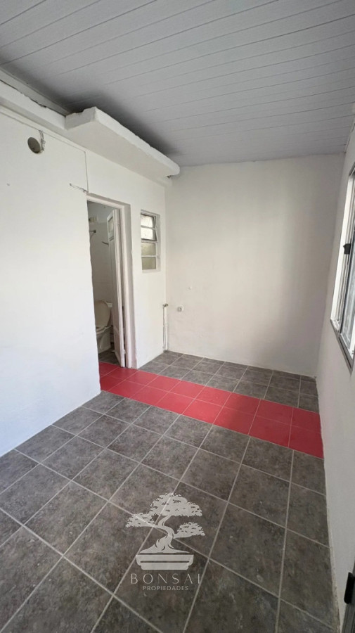 Apartamento ID.870 - Alquiler Apartamento Estilo Casa Cordón Montevideo N