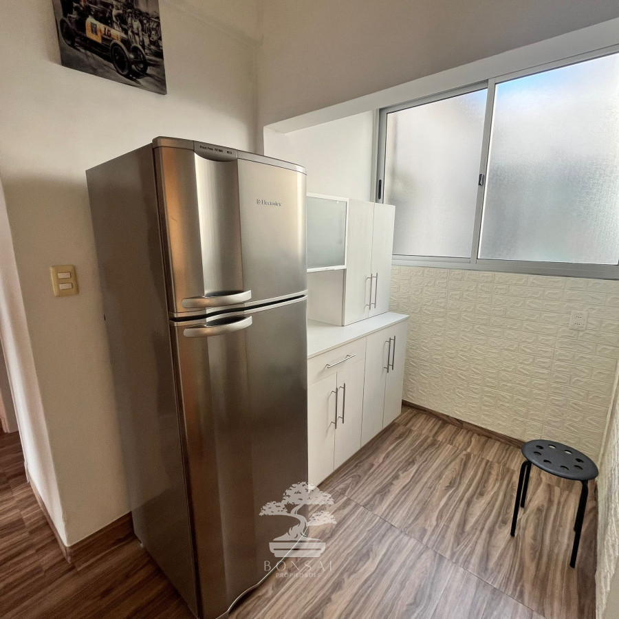 Apartamento ID.647 - Venta Apartamento 2 dormitorios y servicio con Garaje Reducto Montevideo V