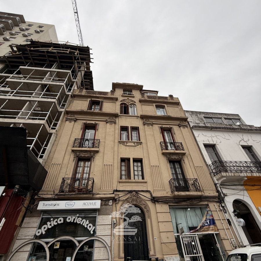 Apartamento ID.1045 - Alquiler Apartamento Tres Dormitorios Opción a Cuatro Cordón Montevideo F