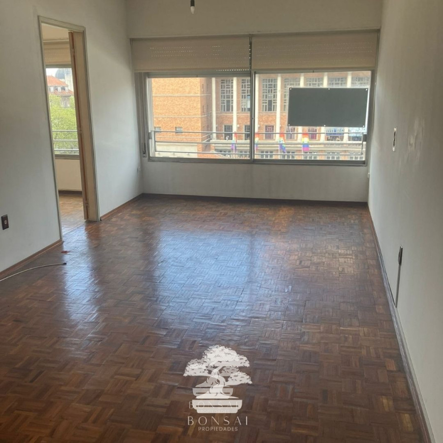 Apartamento ID.82 - Alquiler Apartamento 3 Dormitorios Centro Montevideo V