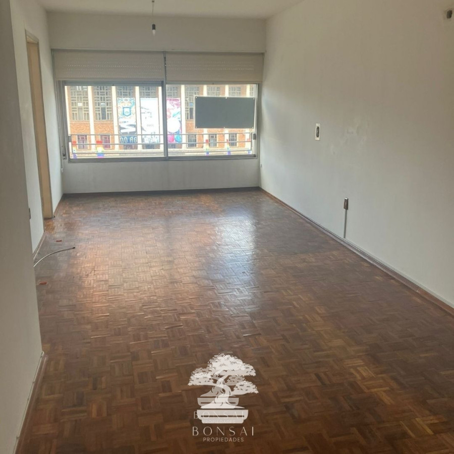 Apartamento ID.82 - Alquiler Apartamento 3 Dormitorios Centro Montevideo V