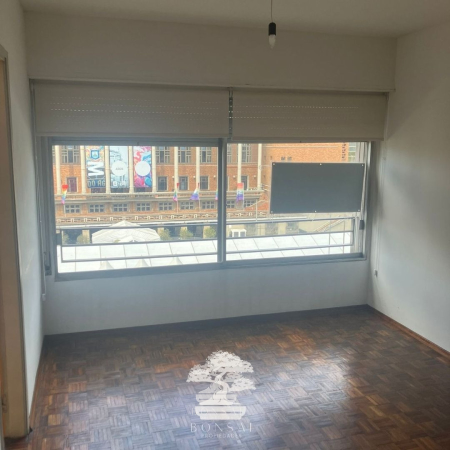 Apartamento ID.82 - Alquiler Apartamento 3 Dormitorios Centro Montevideo V