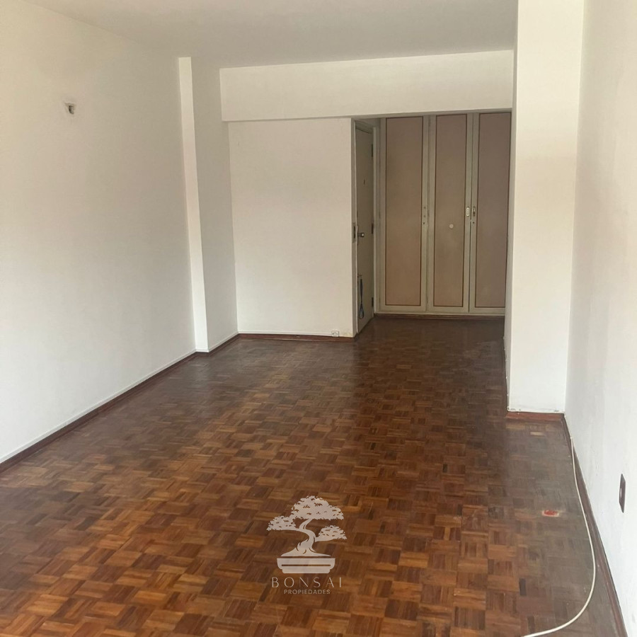 Apartamento ID.82 - Alquiler Apartamento 3 Dormitorios Centro Montevideo V