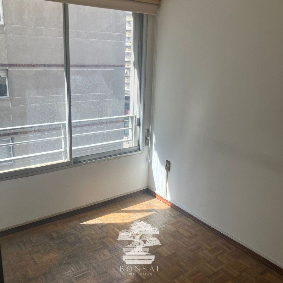 Apartamento ID.82 - Alquiler Apartamento 3 Dormitorios Centro Montevideo V