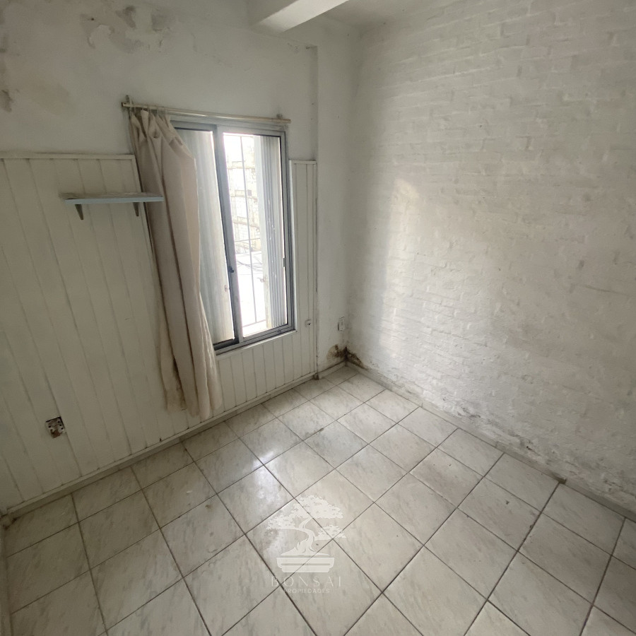 Apartamento ID.459 - Venta Apartamento Dos Dormitorios a Reciclar Cordón Montevideo F
