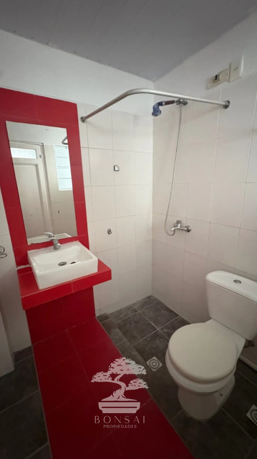 Apartamento ID.870 - Alquiler Apartamento Estilo Casa Cordón Montevideo N