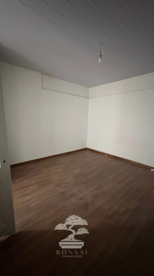 Apartamento ID.870 - Alquiler Apartamento Estilo Casa Cordón Montevideo N